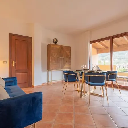 Apartment Mit Einmaligem Bergpanorama Torpè