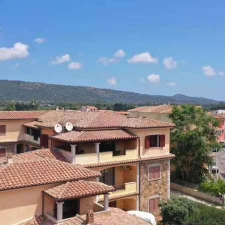 Apartment Mit Einmaligem Bergpanorama Torpè